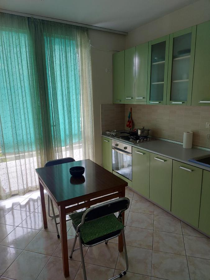 Appartamento Mano' S Place Tirana Esterno foto